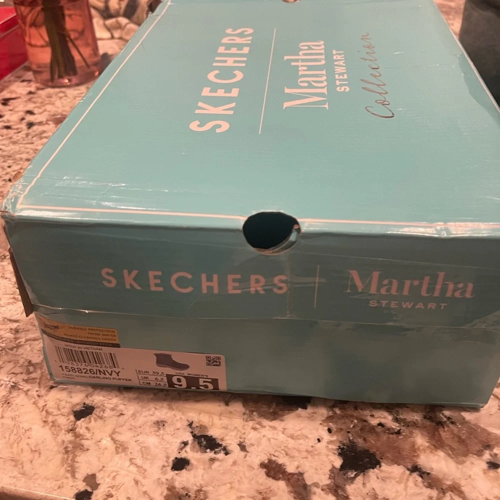 Skechers easy going puffer fur boots nib sz 9.5m